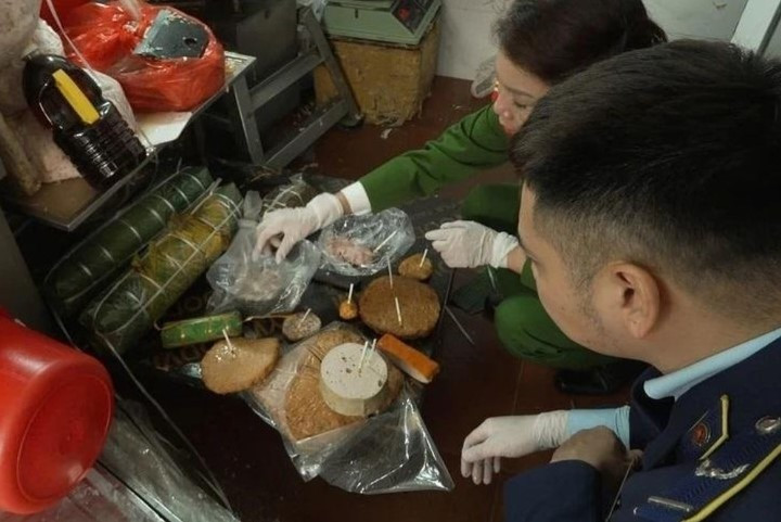 Hàng trăm tấn giò chả chứa hàn the đã vào bữa ăn: Điều cần biết